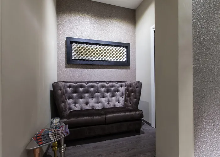 Town House 4*