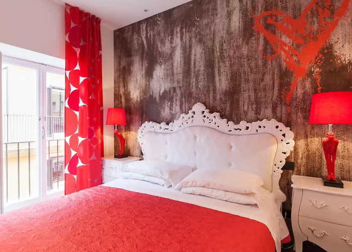 Town House 4*