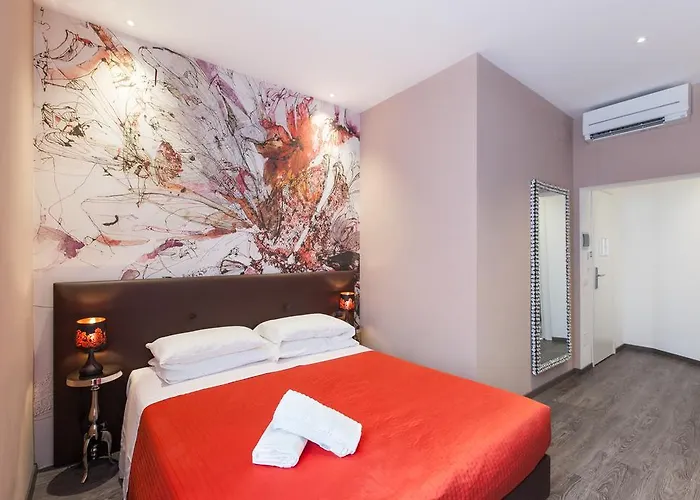 Town House 4*